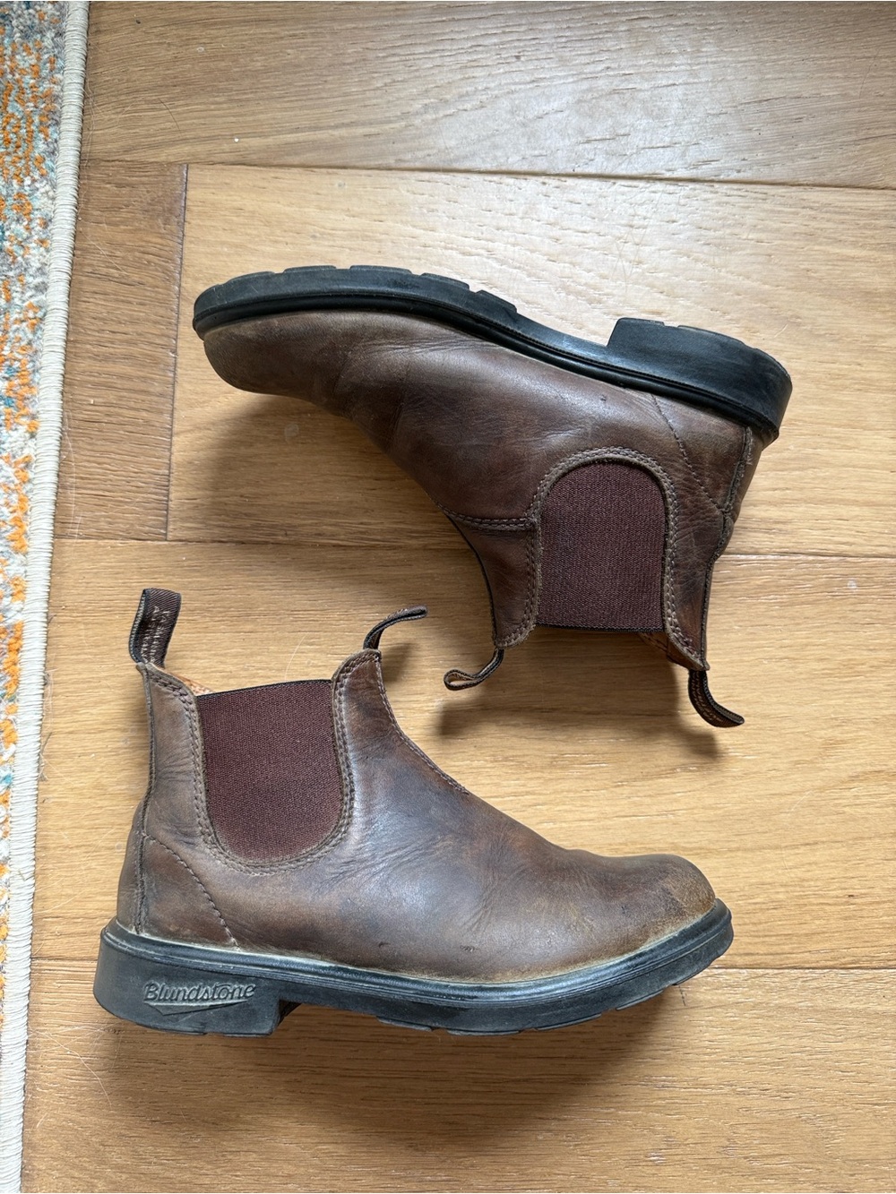 Blundstone Chelsea Boot Youth, size 3